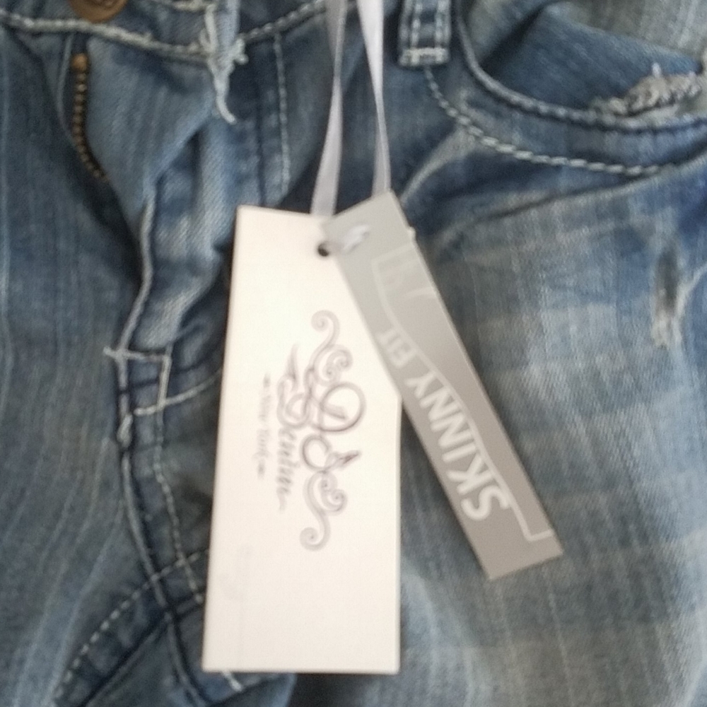 Jean - Picture 2 of 4